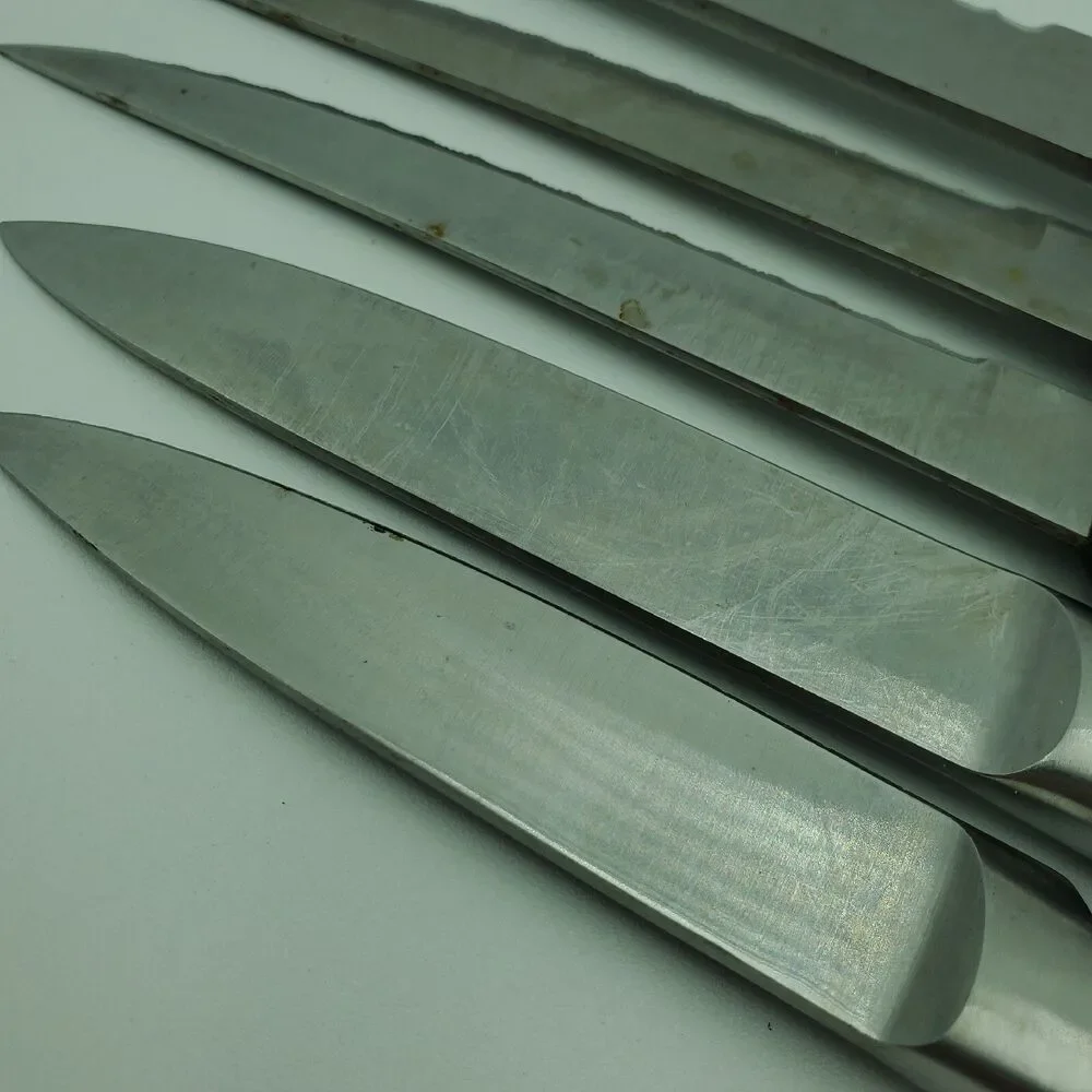 Set of 5 Copco Chefs Knives Bread, Steak x2, Utility x2 READ. Small Rust Spots